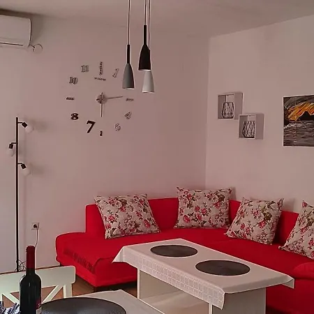 Apartment Maslina *
